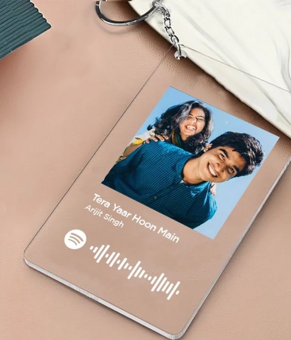 PERSONALIZED KEYCHAIN - SPOTIFY SMILE